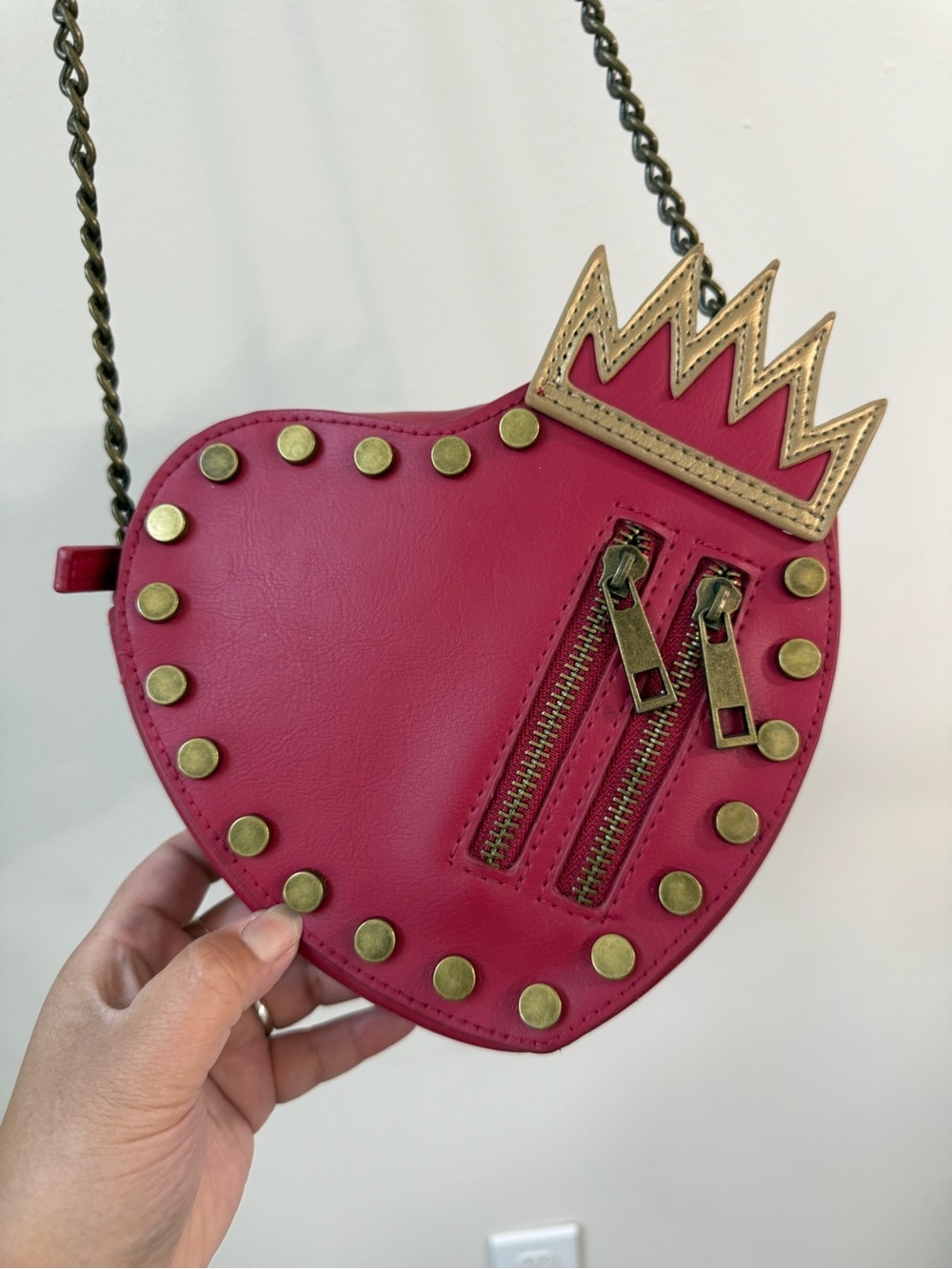 Disney Store Descendants Evie Heart Tiara Crossbody Purse Red Heart shaped